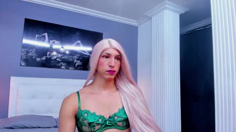 Snapshot of isa_lancaster chatting on January 23, 2025, 12:19 pm Isa Lancaster online show from January 23, 2025, 12:19 pm