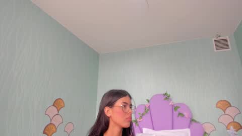 Snapshot of isa_little4u chatting on January 2, 2025, 6:12 pm online show from January 2, 2025, 6:12 pm