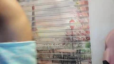 Snapshot of isa_little4u chatting on October 12, 2025, 10:25 am online show from October 12, 2025, 10:25 am