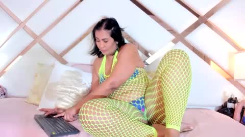 Snapshot of isa_maturex_ chatting on February 28, 2025, 12:31 pm ISABELA online show from February 28, 2025, 12:31 pm