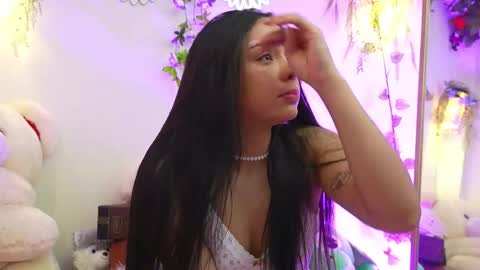 Isabella        online show from November 28, 2025, 10:56 pm