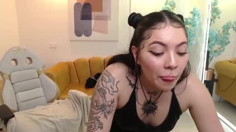 Snapshot of isa_reel chatting on March 4, 2025, 10:38 pm ISA online show from March 4, 2025, 10:38 pm