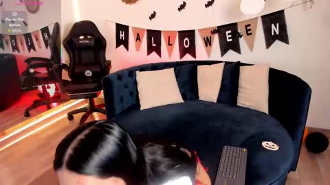 Snapshot of isa_rouse__ chatting on October 7, 2025, 2:31 am ISA ROUSE online show from October 7, 2025, 2:31 am