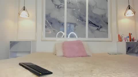 Isaa online show from November 30, 2025, 1:15 pm