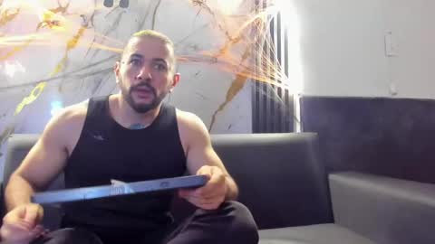 Snapshot of isaac_franko chatting on October 20, 2025, 9:15 pm isaac_franko online show from October 20, 2025, 9:15 pm