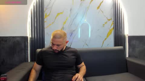 Snapshot of isaac_franko chatting on November 8, 2025, 9:13 pm isaac_franko online show from November 8, 2025, 9:13 pm