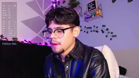 Isaac Saenz. online show from December 5, 2024, 12:41 am