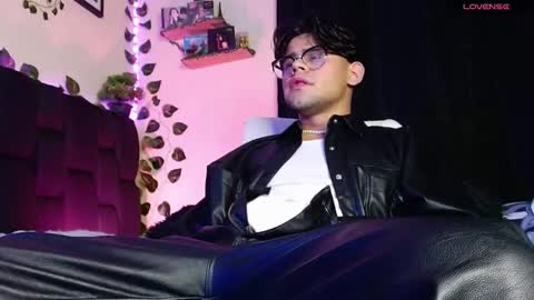 Isaac Saenz. online show from February 24, 2025, 11:52 pm