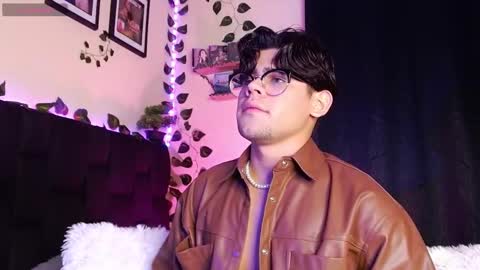 Isaac Saenz. online show from March 12, 2025, 11:01 pm