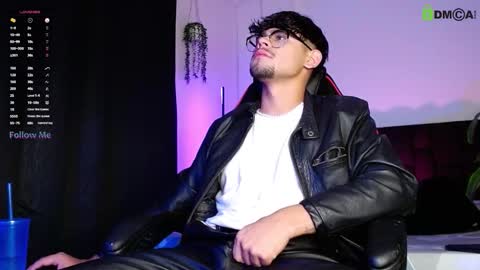 Isaac Saenz. online show from October 4, 2025, 11:03 pm