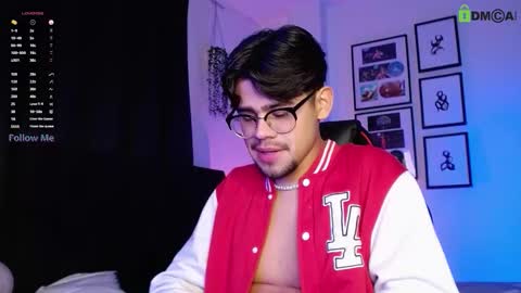 Isaac Saenz. online show from December 13, 2025, 11:43 pm