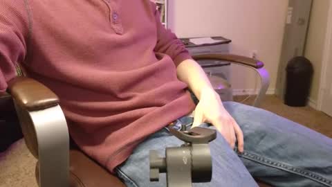 isaac online show from February 3, 2025, 10:03 am