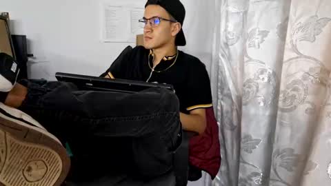 Isaac online show from October 21, 2025, 2:34 am