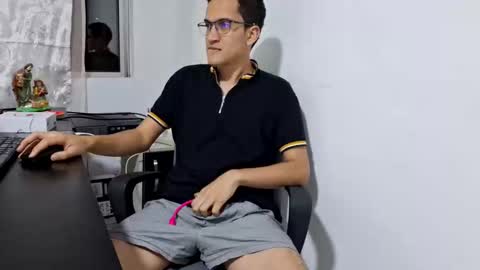 Isaac online show from November 13, 2025, 5:50 am