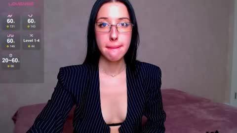 Bella online show from September 27, 2025, 8:36 pm