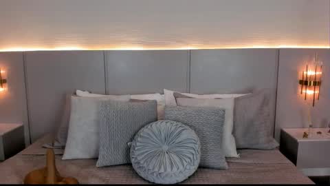 Isa online show from September 19, 2025, 3:19 am