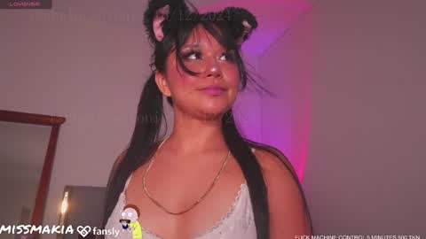 Snapshot of isabela_antonia_ chatting on December 16, 2024, 8:52 am online show from December 16, 2024, 8:52 am