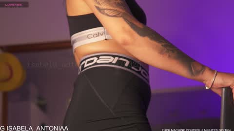 Snapshot of isabela_antonia_ chatting on January 21, 2025, 7:15 am online show from January 21, 2025, 7:15 am