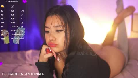 Snapshot of isabela_antonia_ chatting on September 19, 2025, 10:38 am online show from September 19, 2025, 10:38 am