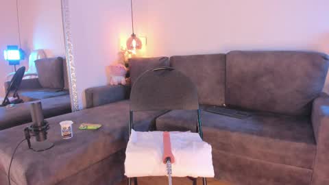 Isabela online show from March 6, 2025, 12:09 pm