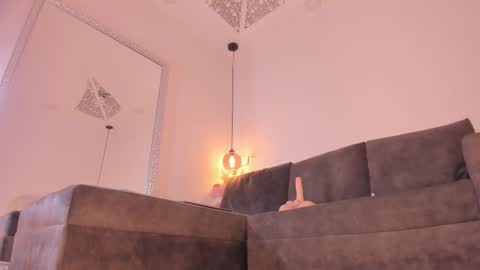 Isabela online show from October 25, 2025, 12:02 pm