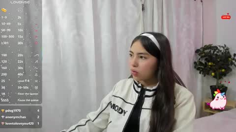 Snapshot of isabela_tay chatting on November 11, 2025, 11:32 am ISABELA online show from November 11, 2025, 11:32 am