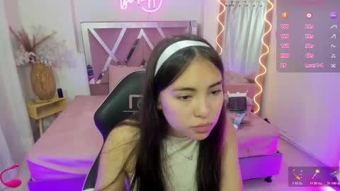 Snapshot of isabela_tay chatting on November 18, 2025, 11:58 am ISABELA online show from November 18, 2025, 11:58 am