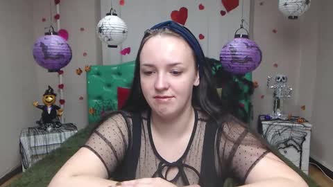 IsabelBlackberry online show from October 27, 2025, 6:06 am