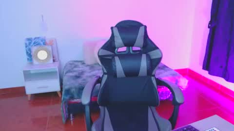 isabella__666 online show from December 4, 2025, 4:11 am