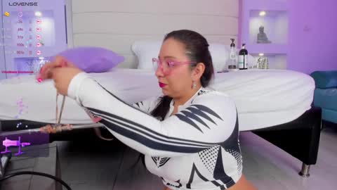 Snapshot of isabella_daniell chatting on January 24, 2025, 3:32 am Isa online show from January 24, 2025, 3:32 am