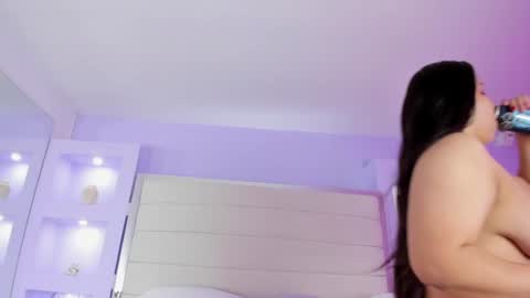 Snapshot of isabella_daniell chatting on January 29, 2025, 7:36 am Isa online show from January 29, 2025, 7:36 am