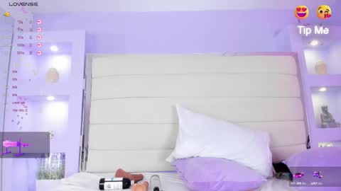 Snapshot of isabella_daniell chatting on February 19, 2025, 9:50 am Isa online show from February 19, 2025, 9:50 am