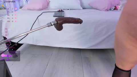 Snapshot of isabella_daniell chatting on November 22, 2025, 4:11 am Isa online show from November 22, 2025, 4:11 am