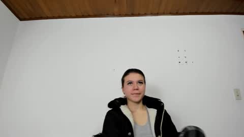 Snapshot of isabella_jaramillo chatting on November 15, 2025, 12:02 pm isabella_jaramillo online show from November 15, 2025, 12:02 pm