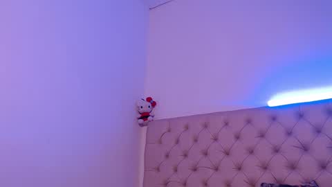 isabella_jazz online show from January 28, 2025, 9:40 pm