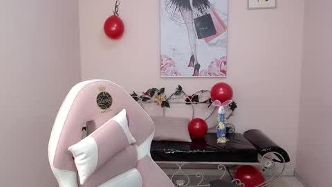 Snapshot of isabella_mendez_1 chatting on November 15, 2025, 2:46 pm Isa online show from November 15, 2025, 2:46 pm