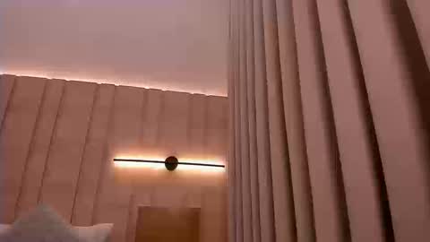 Snapshot of isabella_roberts13 chatting on September 19, 2025, 8:42 pm isa online show from September 19, 2025, 8:42 pm