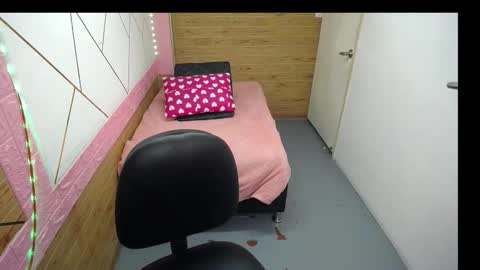 Snapshot of isabella_roseee chatting on October 3, 2025, 8:39 pm isabella_roseee online show from October 3, 2025, 8:39 pm