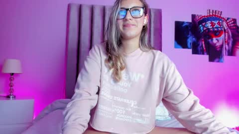 Isabella Rros online show from February 25, 2025, 7:09 am