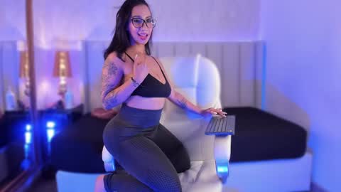 Snapshot of isabella_santamaria chatting on December 5, 2024, 12:41 am Isa online show from December 5, 2024, 12:41 am