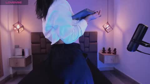 Snapshot of isabella_santamaria chatting on October 12, 2025, 2:10 am Isa online show from October 12, 2025, 2:10 am