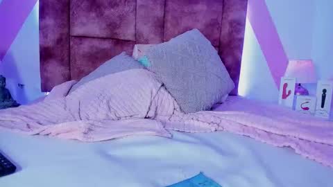 Snapshot of isabella_whiite chatting on February 13, 2025, 8:13 pm Isabella White online show from February 13, 2025, 8:13 pm