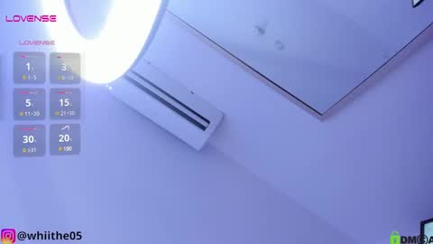 Snapshot of isabella_whiite chatting on February 14, 2025, 8:05 pm Isabella White online show from February 14, 2025, 8:05 pm