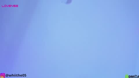 Snapshot of isabella_whiite chatting on February 20, 2025, 11:32 pm Isabella White online show from February 20, 2025, 11:32 pm