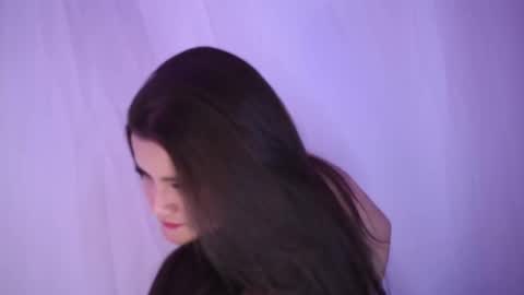 Snapshot of isabella_whiite chatting on February 21, 2025, 11:43 pm Isabella White online show from February 21, 2025, 11:43 pm