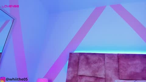 Snapshot of isabella_whiite chatting on February 25, 2025, 10:39 pm Isabella White online show from February 25, 2025, 10:39 pm