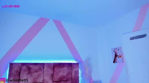 Snapshot of isabella_whiite chatting on February 26, 2025, 1:43 am Isabella White online show from February 26, 2025, 1:43 am