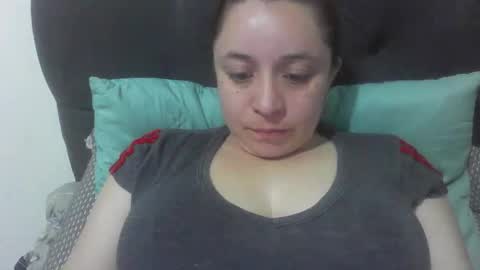 isabellaa_hills_ online show from October 23, 2025, 3:11 pm