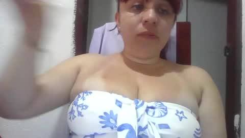 isabellaa_hills_ online show from December 16, 2025, 3:39 pm