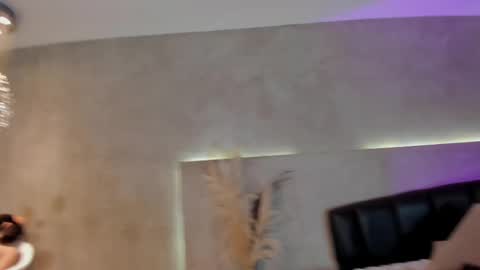 isabellaa_palacios online show from September 23, 2025, 3:26 pm